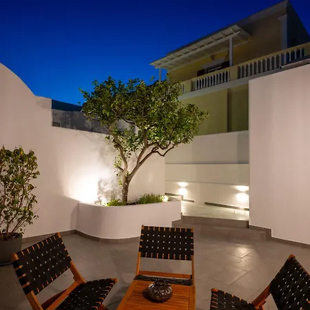 The Lemon Tree House Fira (Santorini)