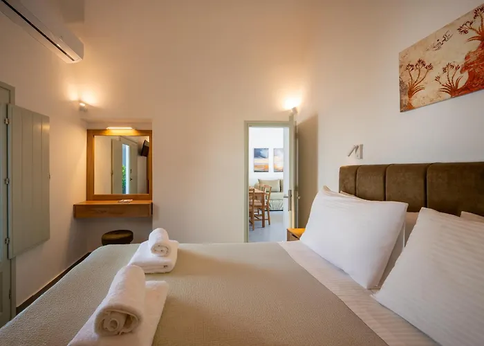 The Lemon Tree House Fira (Santorini)