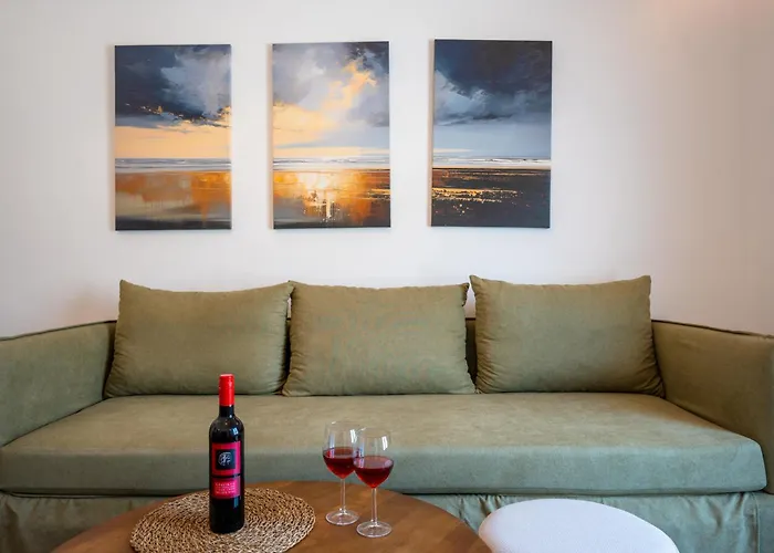 The Lemon Tree House Fira (Santorini)