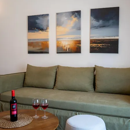 The Lemon Tree House Fira (Santorini)