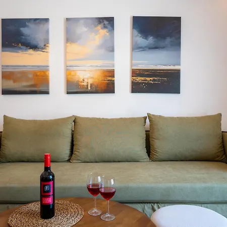 The Lemon Tree House Fira (Santorini)