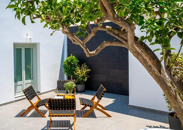 The Lemon Tree House Tatil Evi Fira (Santorini)